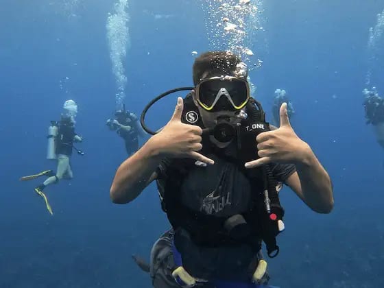Raxis team member Jaret diving